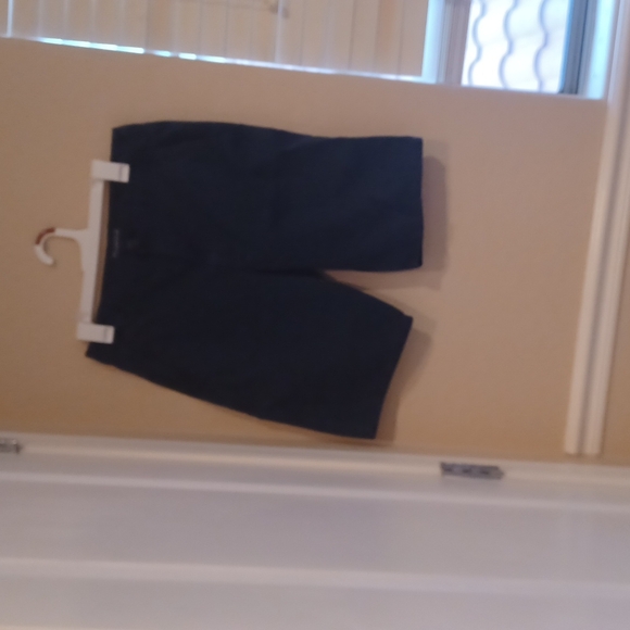 - Men's short - Picture 1 of 3